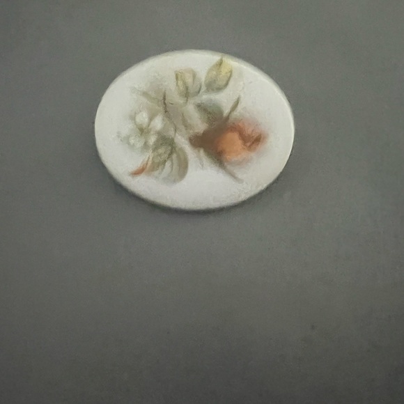 Vintage Hand Painted Porcelain White Orange Green Floral Scene Brooch Japan - Picture 7 of 10